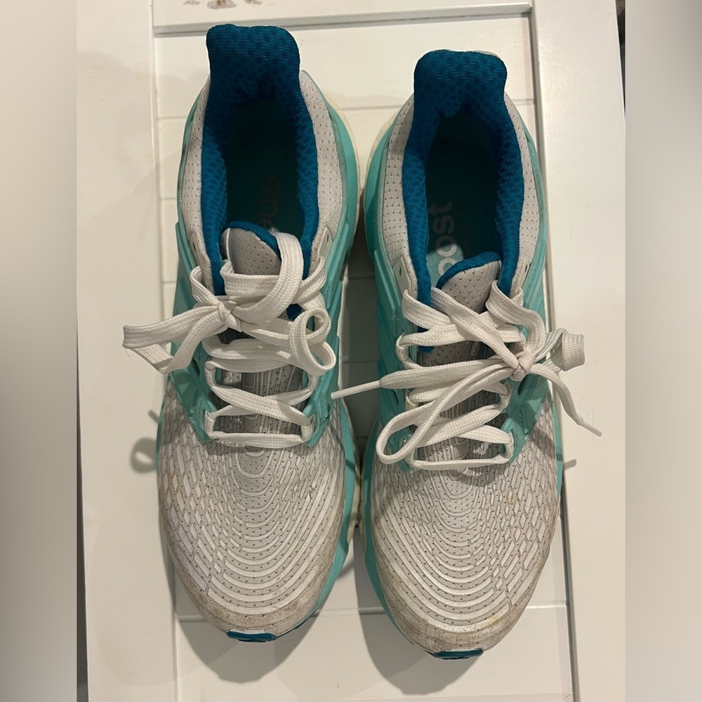 Adidas Energy Boost Sneakers Women's 7.5 View 5